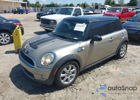 2009 Mini Cooper S from USA, damaged, VIN WMWMF73549TW87959